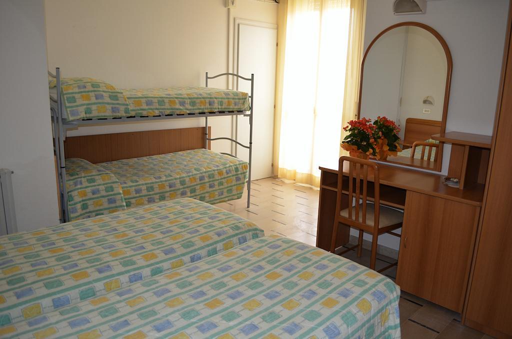Hotel Zani Cervia Habitación foto